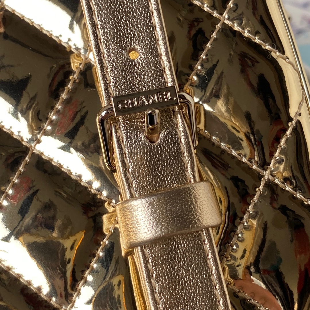 Chanel Women CC Flap Bag Star Coin Purse Mirror Calfskin Metallic Calfskin Gold-Tone Metal Gold