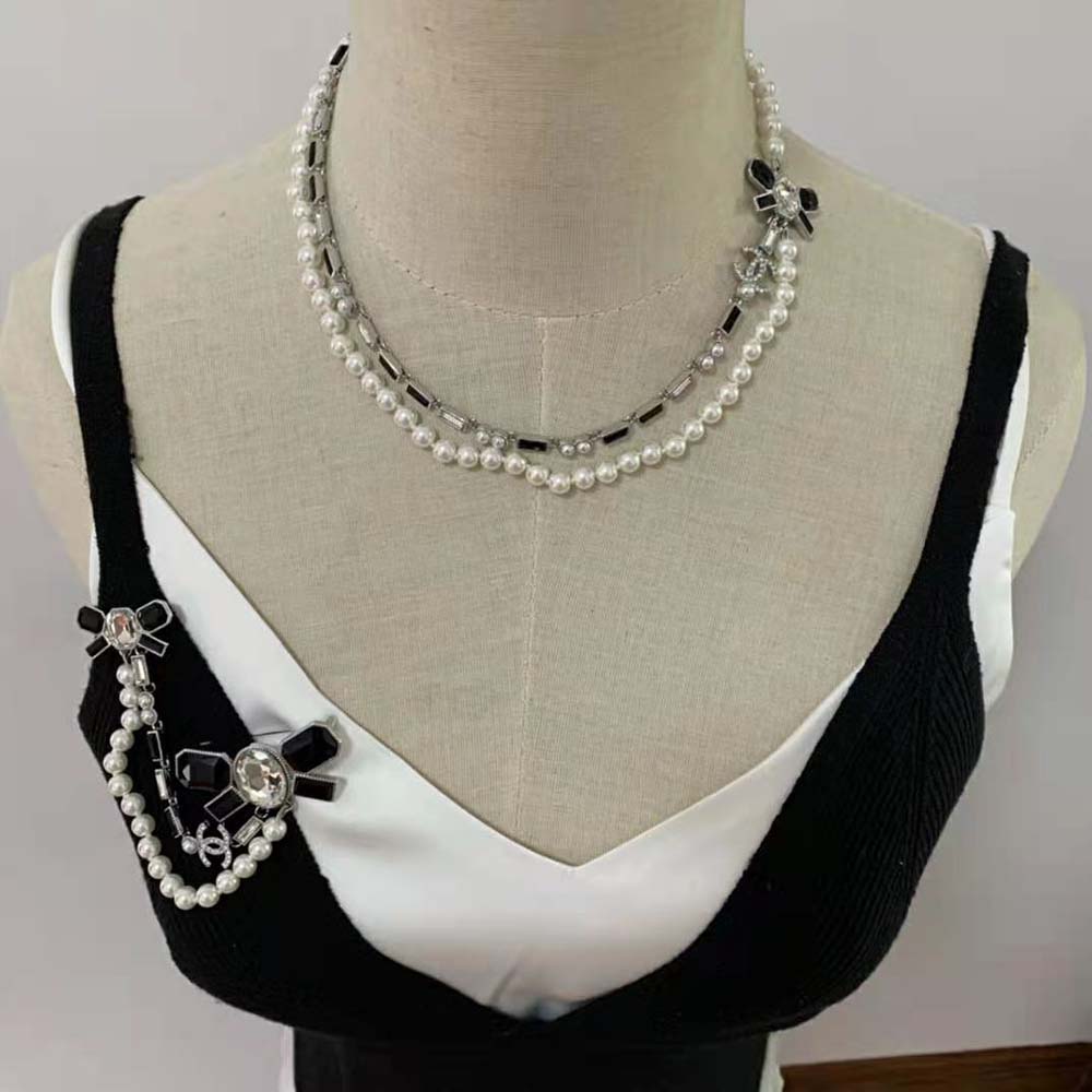 Chanel Women Necklace in Metal Glass Pearls and Strass