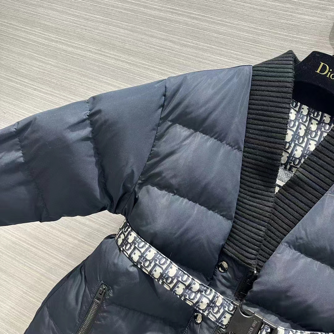Dior Women CD DiorAlps Reversible Belted Jacket Blue Quilted Technical Taffeta Jacquard Dior Oblique Motif