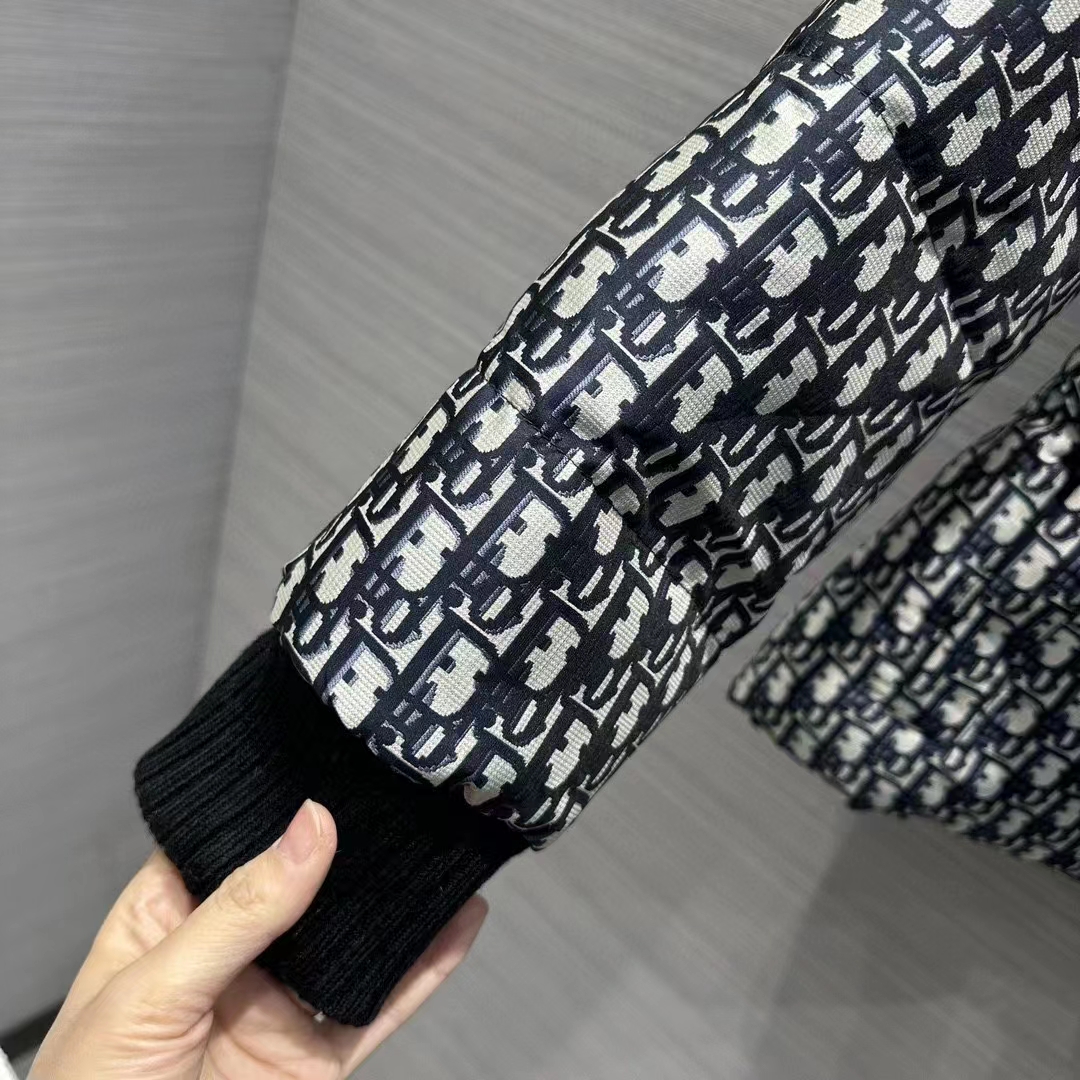 Dior Women CD DiorAlps Reversible Belted Jacket Blue Quilted Technical Taffeta Jacquard Dior Oblique Motif
