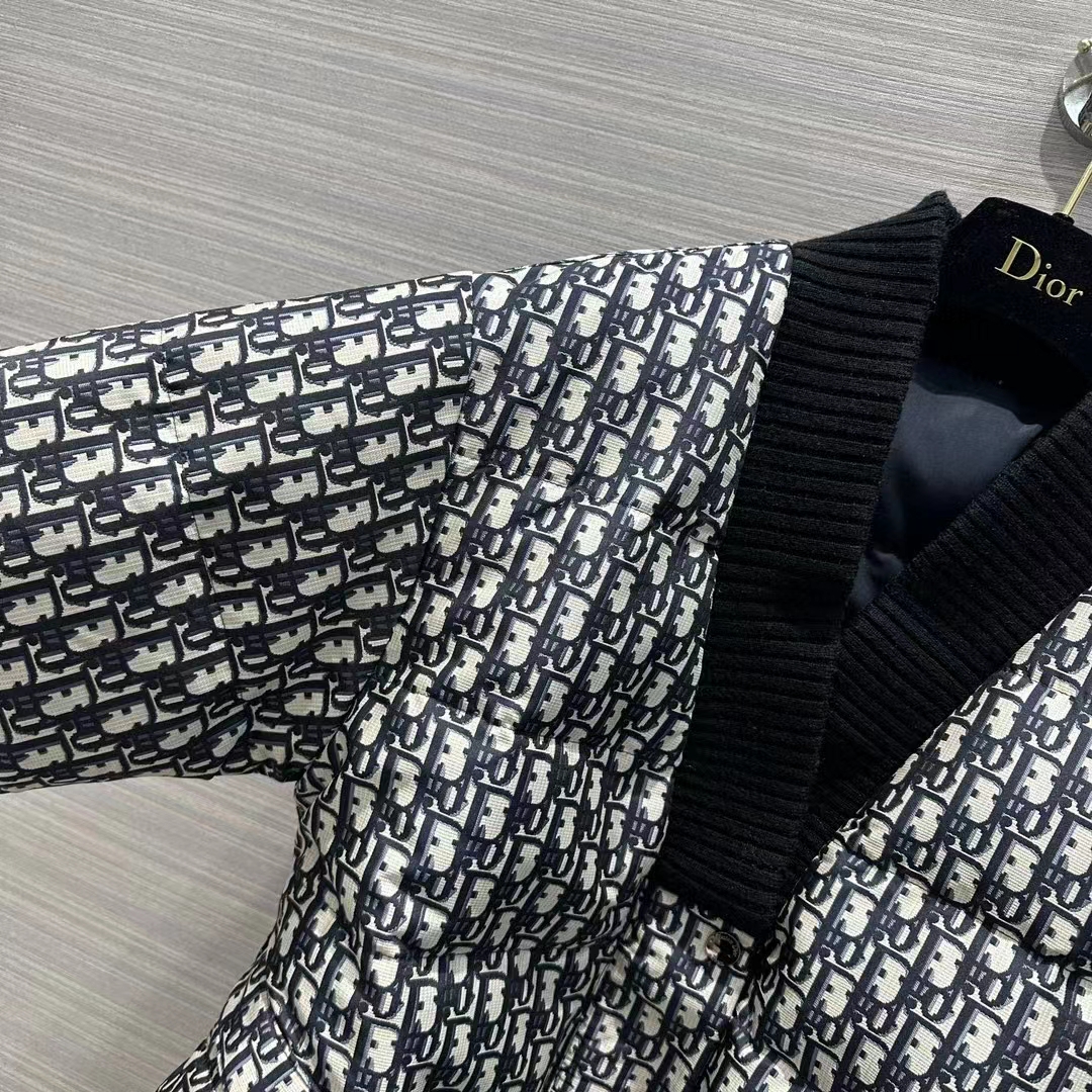 Dior Women CD DiorAlps Reversible Belted Jacket Blue Quilted Technical Taffeta Jacquard Dior Oblique Motif
