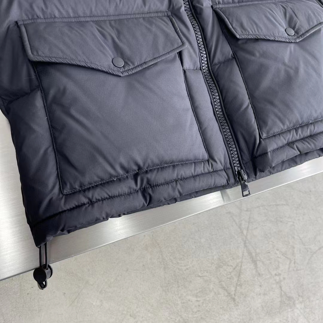G*u*i women nylon down jacket gg iserts black canvas high neck velcro cuffs zip closure