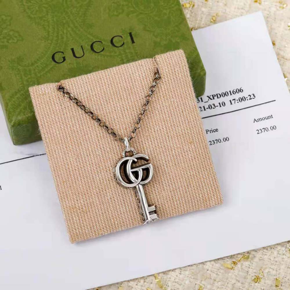 G*u*i women double g key necklace