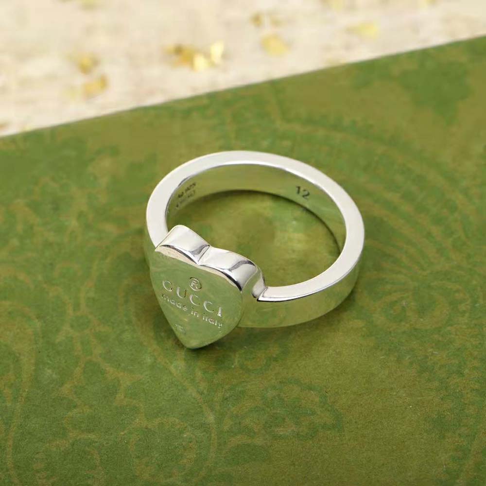 G*u*i women trademark ring with heart pendant