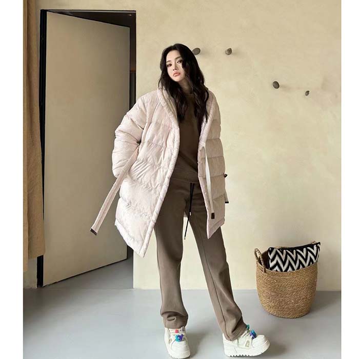 Louis Vuitton LV Women Flight Mode Monogram Jacquard Puffer Wrap Coat Polyamide Light Beige