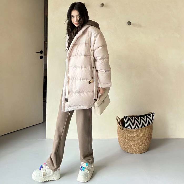Louis Vuitton LV Women Flight Mode Monogram Jacquard Puffer Wrap Coat Polyamide Light Beige