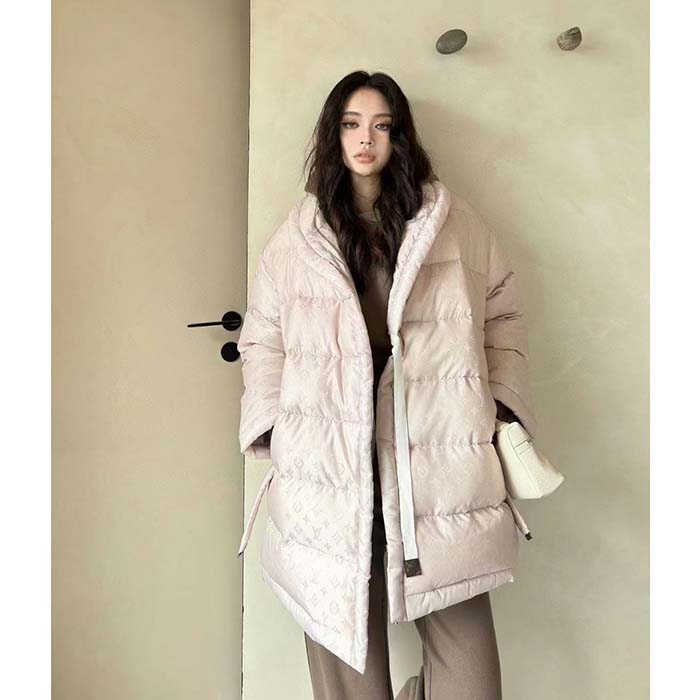 Louis Vuitton LV Women Flight Mode Monogram Jacquard Puffer Wrap Coat Polyamide Light Beige