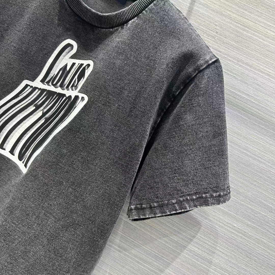 Louis Vuitton Men Graphic LV Signature T-Shirt Cotton Metal Grey Regular Fit