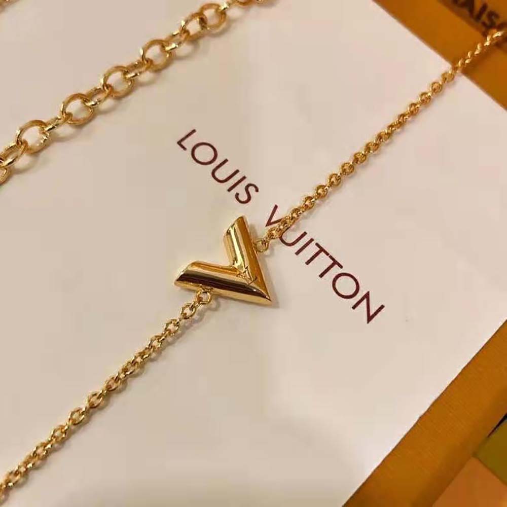 Louis Vuitton Women Essential V Bracelet