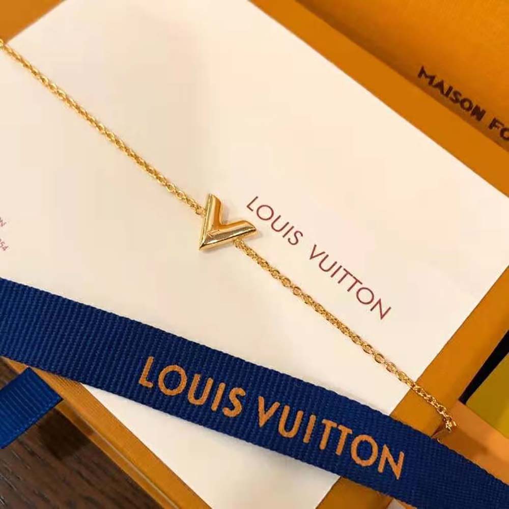 Louis Vuitton Women Essential V Bracelet