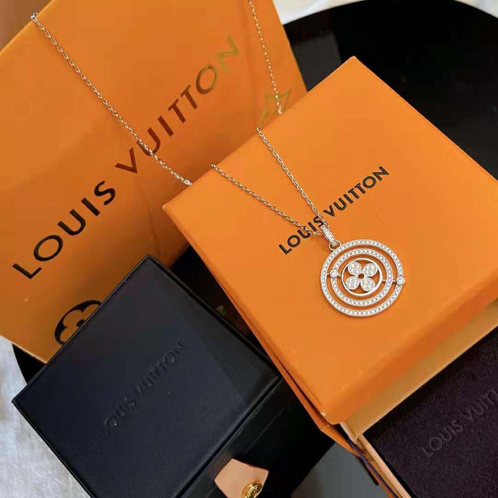louis vuitton women idylle blossom medallion white gold and Di*m*nds