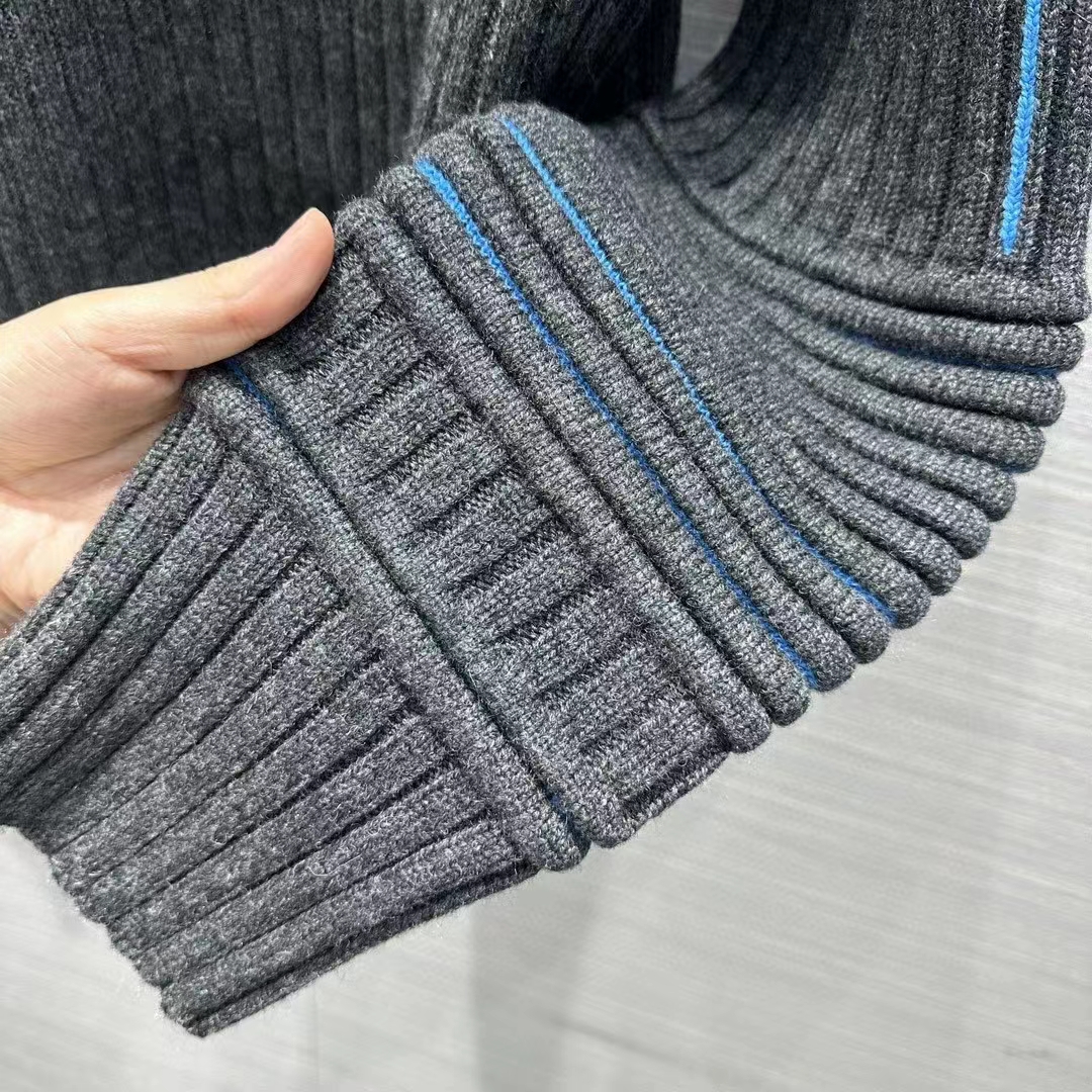 Louis Vuitton Women LV SKI Contrast Accent Cropped Pullover Wool Yack Coal