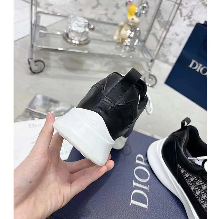 Dior Unisex B25 Runner Sneaker Black Smooth Calfskin Beige Oblique Jacquard Reference: 3SN299ZIR_H965