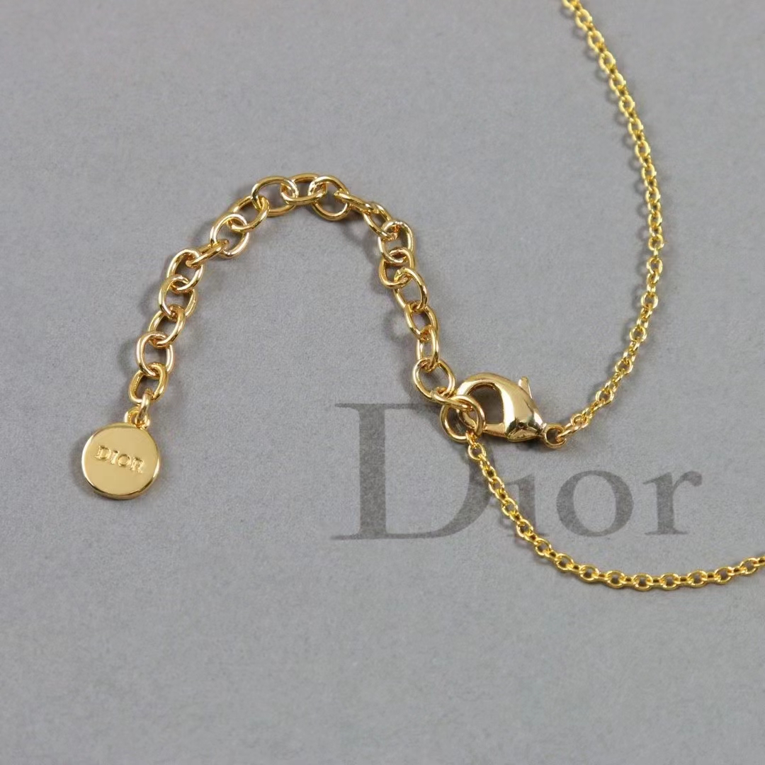 Dior Women Petit CD Baroque Necklace White Resin Pearls Latte Glass