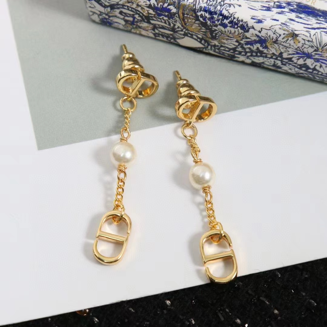 Dior Women 30 Montaigne Stud Earrings Gold-Finish Metal CD Signatures