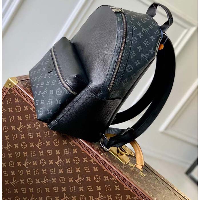 Louis Vuitton LV Unisex Discovery Backpack PM Black Taiga Cowhide Leather M30230