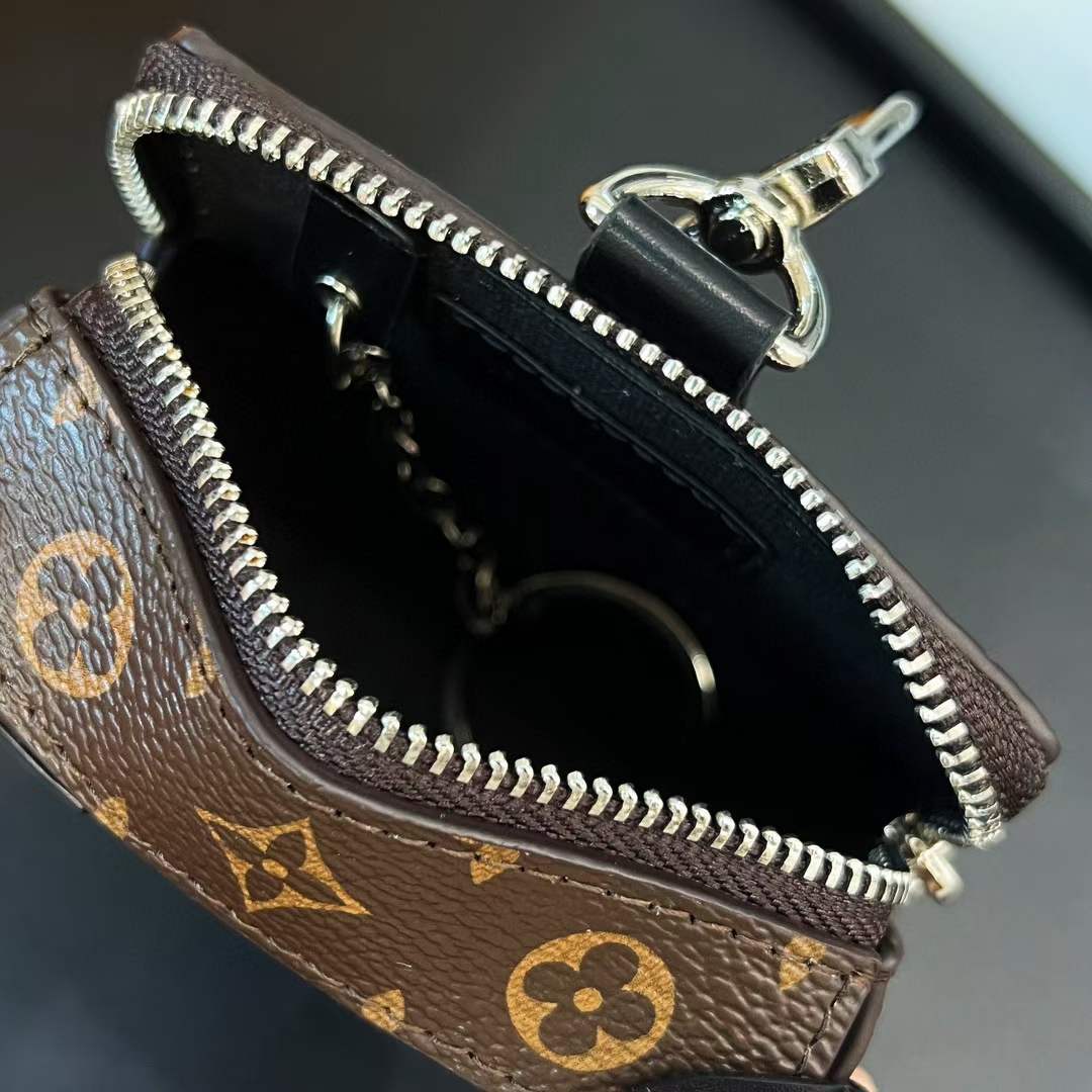 Louis Vuitton LV Unisex Mister Trunk Key Holder And Bag Charm M01201
