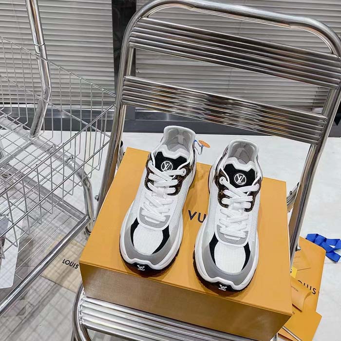 Louis Vuitton LV Unisex Run 55 Sneaker White Mix Materials 1AASDF