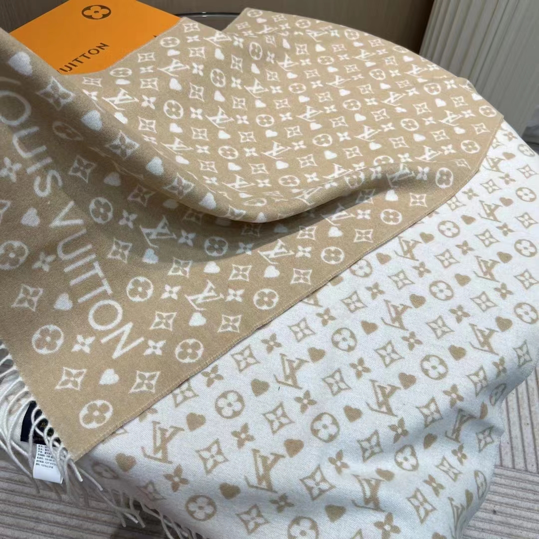 Louis Vuitton Unisex LV Game On Scarf Beige Allover Monogram M76900