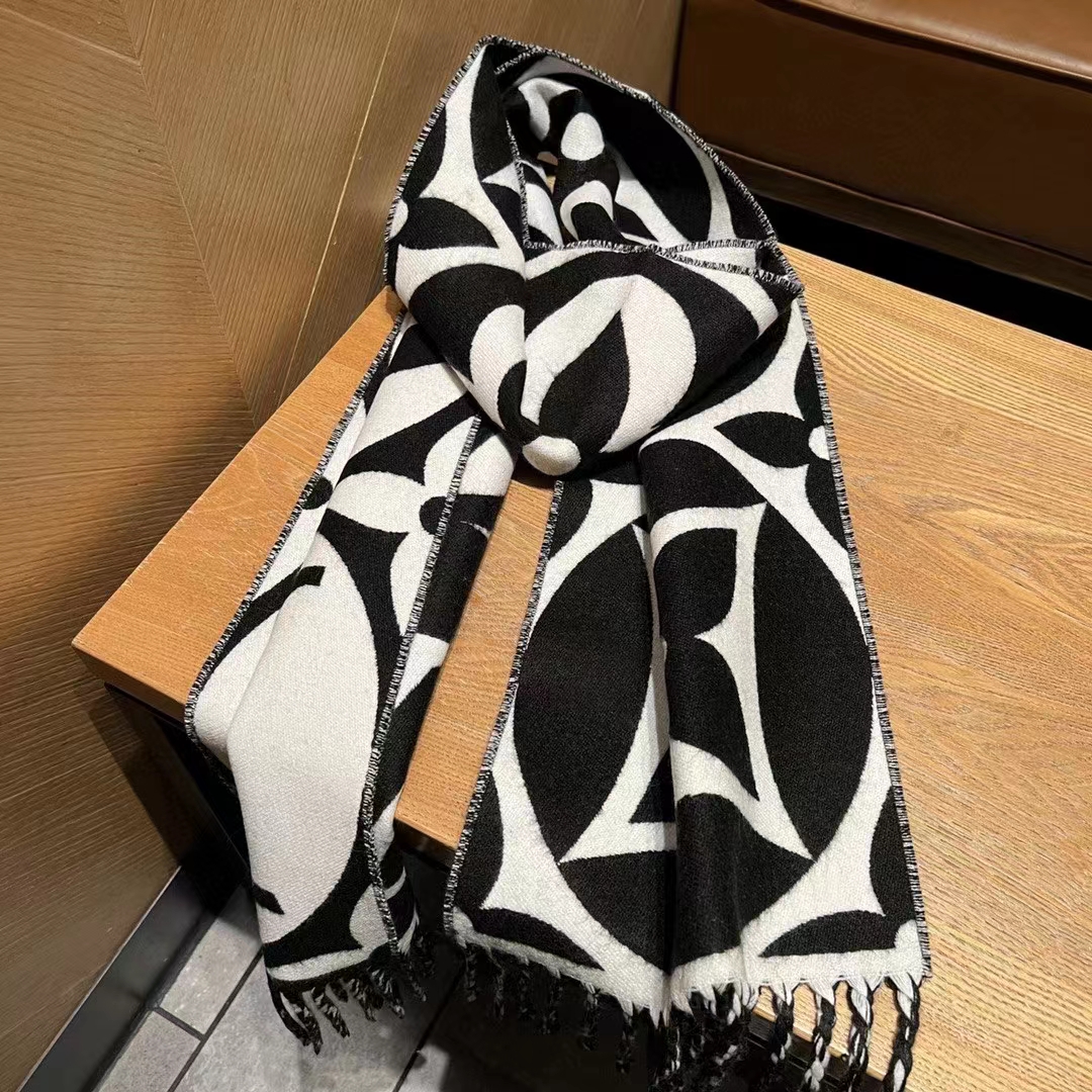 Louis Vuitton Unisex LV Medallion Scarf Black Wool Jacquard M79212