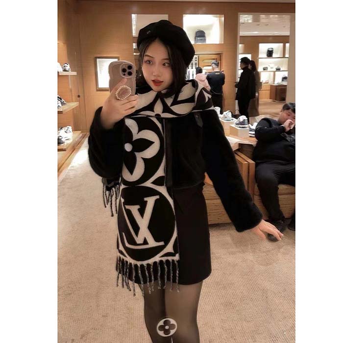 Louis Vuitton Unisex LV Medallion Scarf Black Wool Jacquard M79212