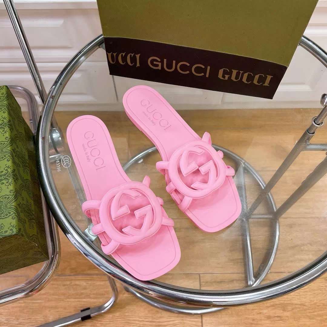 G*u*i women gg interlocking g slide sandal pink rubber flat