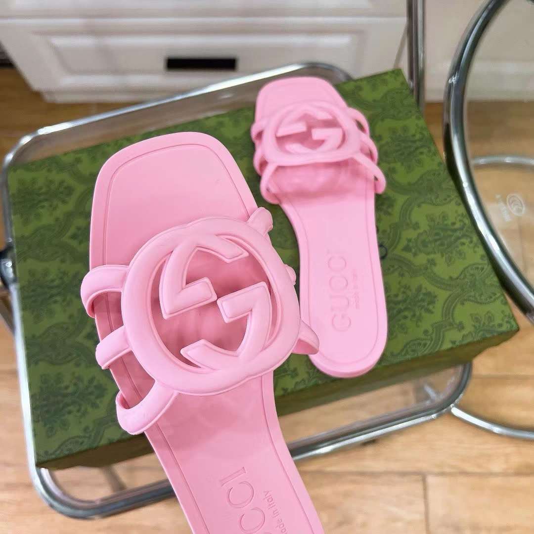 G*u*i women gg interlocking g slide sandal pink rubber flat