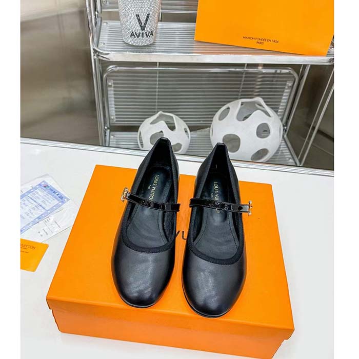 Louis Vuitton Women Romy Flat Ballerina Black Lambskin Leather LV Twist 1ACUKM