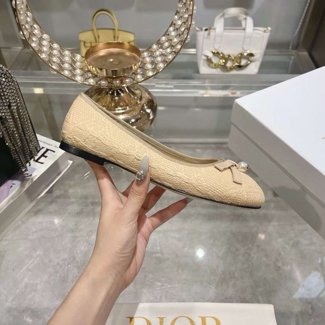 Dior CD Women Dior Ballet Flat Natural Cannage Raffia Grosgrain Bow Resin Pearl