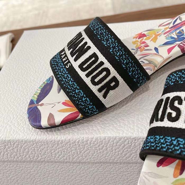 Dior Unisex CD Dway Slide White Multicolor Embroidered Cotton Toile De Jouy Fantastica
