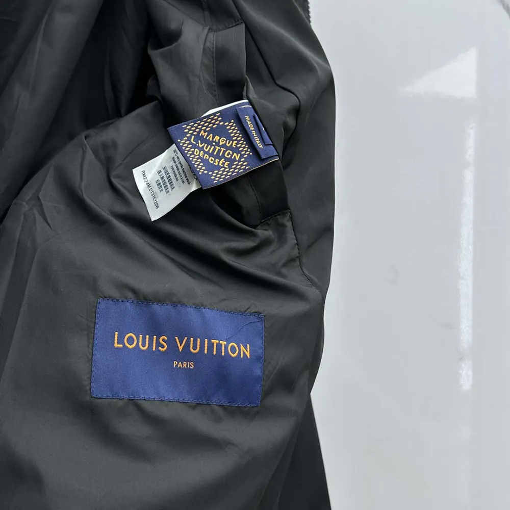 Louis Vuitton Men Knitted Collar Embroidered Technical Blouson 1AFPU4
