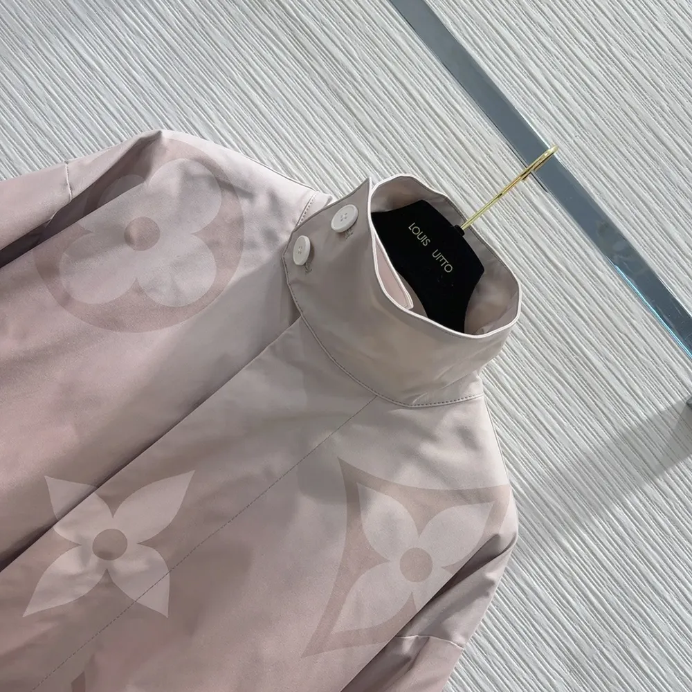 Louis Vuitton Men Monogram Printed Light Nylon Windbreaker 1AFYAQ