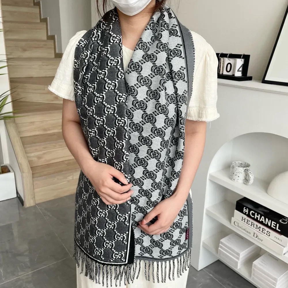 G*u*i unisex wool jacquard scarf with gg shadow-grey 7952764g2001362