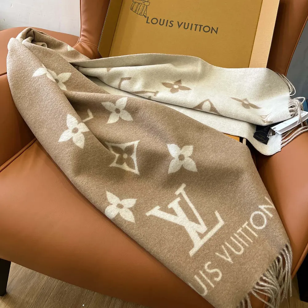 Louis Vuitton Unisex Reykjavik Scarf-Brown M76067