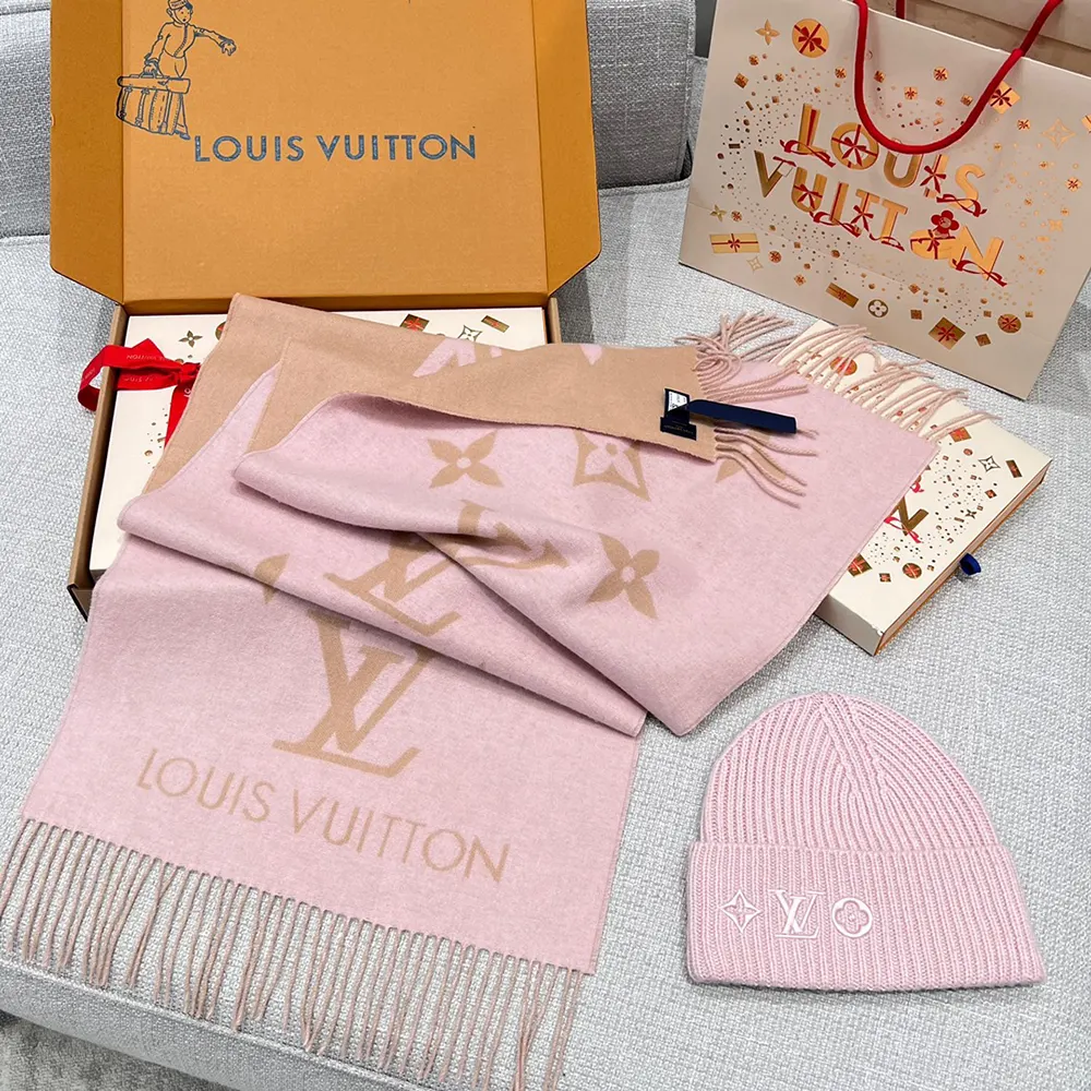 Louis Vuitton Unisex Reykjavik Scarf-Pink M78908