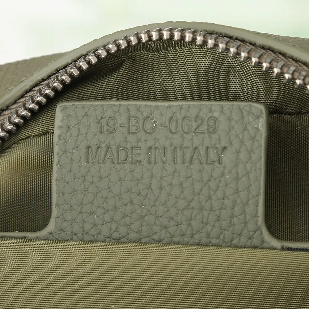 Dior Men Rider 2.0 Zipped Messenger Bag Khaki Dior Gravity Leather and Khaki Grained Calfskin