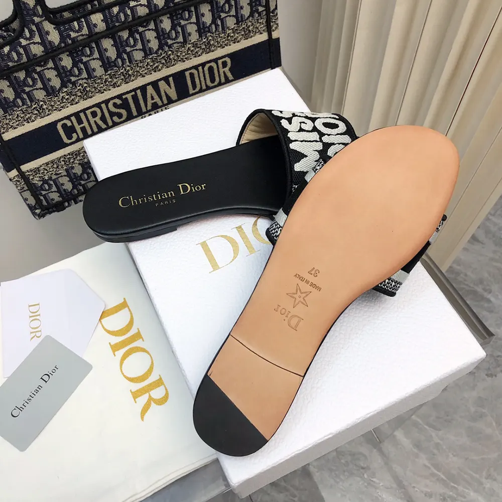 Dior Women Dway Black and White Embroidered Cotton KCO136EZD