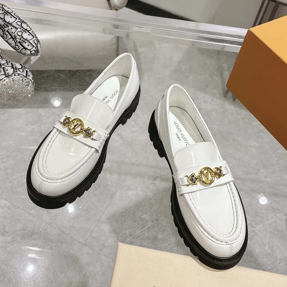 Louis Vuitton LV Women District Flat Loafer-White 1AGXIZ