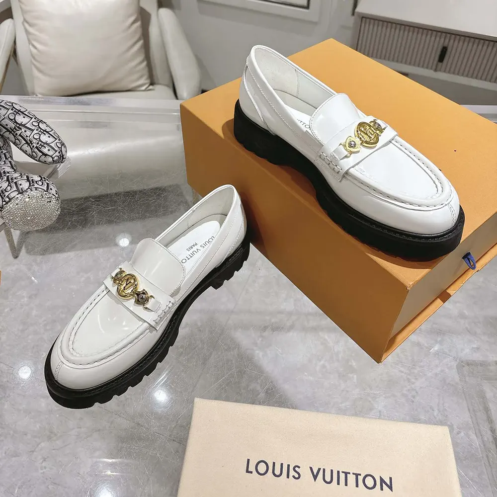 Louis Vuitton LV Women District Flat Loafer-White 1AGXIZ