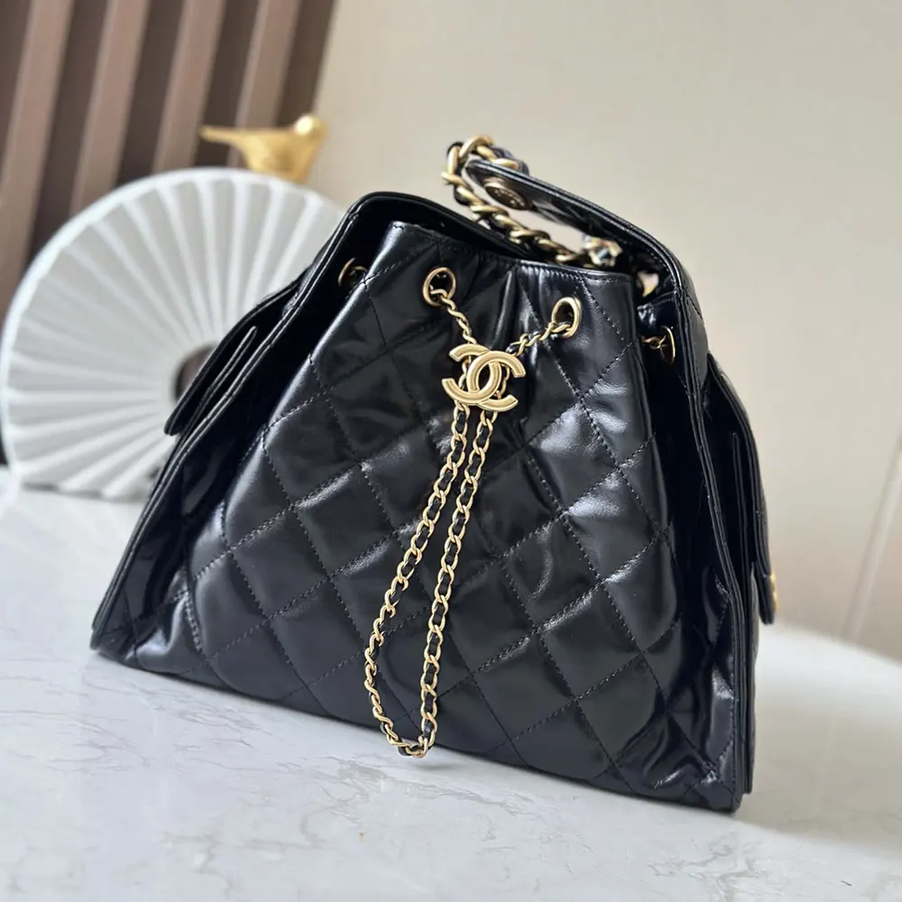 Chanel Women 25 Medium Handbag Grained Calfskin Gold Tone Metal AS5311