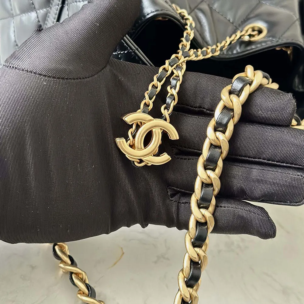 Chanel Women 25 Medium Handbag Grained Calfskin Gold Tone Metal AS5311